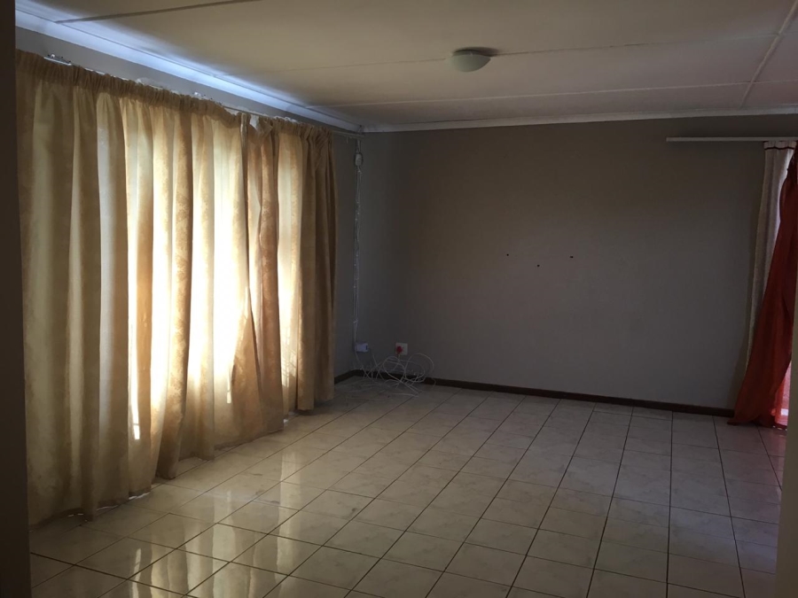 To Let 3 Bedroom Property for Rent in Amalinda Eastern Cape